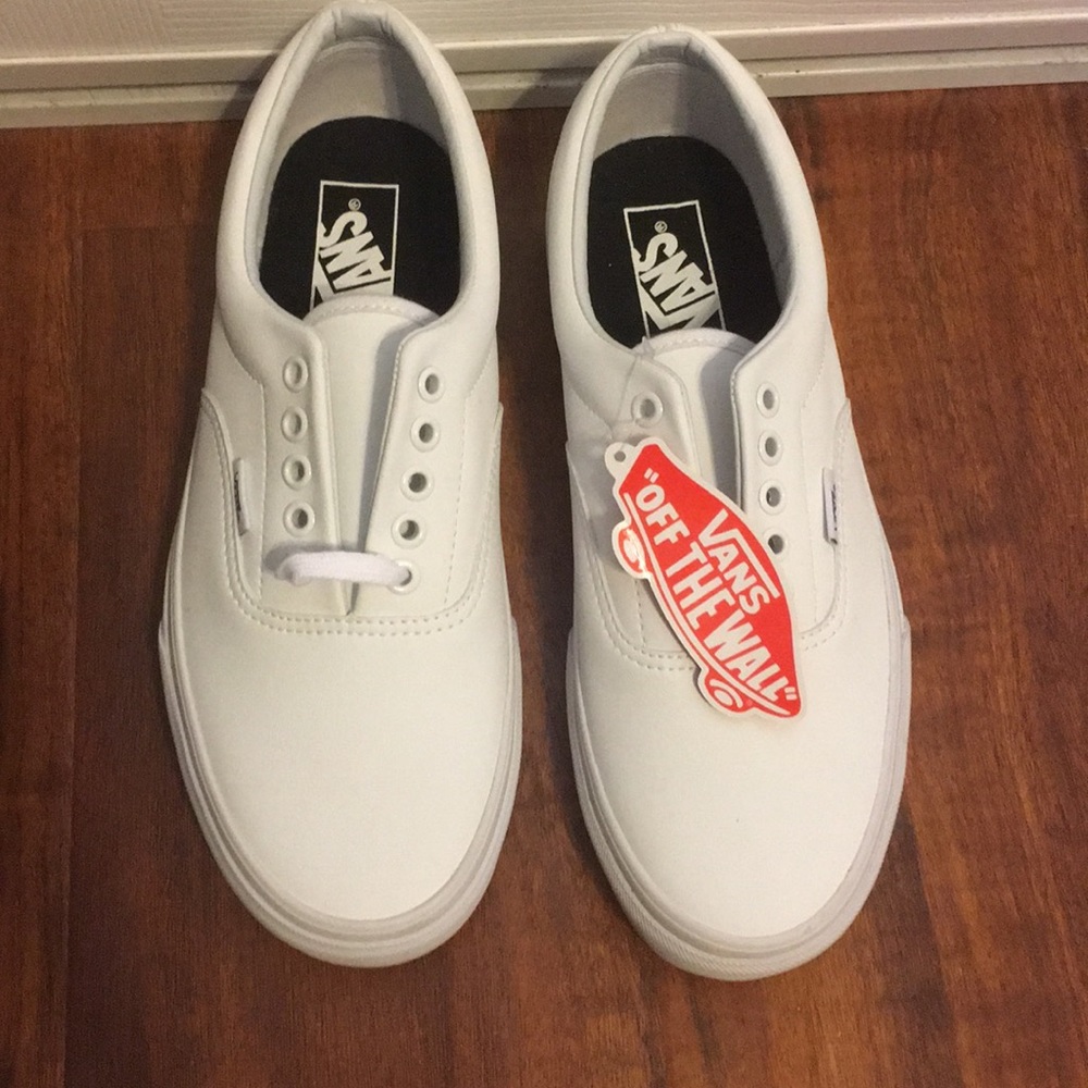 BRAND NEW SZ9 Leather vans lace up classic!
